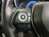 ステアリングには運転中でも簡単に操作できる各種スイッチついてます
