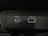 USB充電専用電源ソケットも付いています。モバイル機器などの充電専用