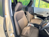 運転席シート廻りは使用感も少なく、良好な状態となっています。前オーナー様が丁寧に使っていたことがよくわかりますね。