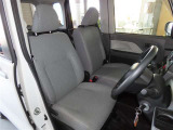 見通しのよいすっきりとした視界で、誰でも運転しやすいです。運転のしやすさは疲れにくさにも繋がりますよ♪