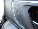 シートメモリ機能付きですのでシートポジション・ドアミラーを2つまで記憶させる事が可能ですので乗る度に調整する事がないので非常に便利です♪