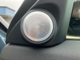 【MERIDIANサラウンドサウンドシステム メーカーop価格￥157000】低音から高音までをクリアに再現し車内に臨場感溢れる音響空間を提供致します。