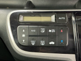オートエアコン付きです!お好みの温度をセットするだけでエアコンの風量などを自動でコントロール。快適な車内でお過ごしいただけます。