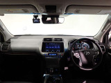 ☆運転中、ずっと視界に入るインストルメントパネル周りは、操作性が良く、機能性に優れ、尚且つ高級感もあるデザインですよ☆