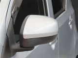 ボディ同色のドアミラーでおしゃれですね!