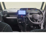 必要な装備を使いやすい位置に配置した機能的な運転席まわり。操作感や車両感覚など、ぜひ運転席に座って確かめてください。