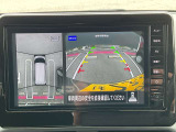 【アラウンドビューモニター】車両周辺をモニターで確認できて、駐車が苦手な人でもスムーズに駐車できます