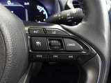 ステアリング右のスイッチにクルーズコントロール機能付き★高速走行時に前車との距離を保ちながら、一定速度での自動走行が可能です!