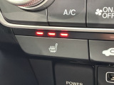 シートヒーターが付いています!寒い日に便利な装備ですね。