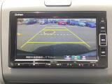 【リアカメラ】運転が苦手な方も車庫入れラクラクです!ギアをリバースに入れれば自動的にモニターが切り換わりますので、面倒な操作は不要です。狭い駐車場もお車を傷つけず安心です!