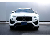 上質な存在感と実用性を兼ね備えたラグジュアリーSUV、レヴァンテ モデナ ビアンコが入庫いたしました。当社顧客様よりお乗り換えにてお譲りいただいた安心の一台です。