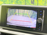 【バックカメラ】駐車時に後方がリアルタイム映像で確認できます。大型商業施設や立体駐車場での駐車時や、夜間のバック時に大活躍!運転スキルに関わらず、今や必須となった装備のひとつです!