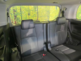 3列目シートはもちろん状態良好☆大人でもゆったりと座って頂けますので、大人数でのお出かけもラクラクです♪ご家族で、気の知れた仲間で、ドライブに行くのが楽しみですね♪