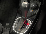 ●MTモード付きAT:通常は自動でおこなわれる変速(ギアチェンジ)をドライバーの操作によって意図的に変えられるシステムです。より一層普段のドライブをお楽しみいただけます!