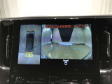 【パノラミックビューモニター】専用のカメラにより、上から見下ろしたような視点で360度クルマの周囲を確認できます☆