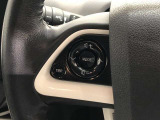 【ステアリングスイッチ】左です。ハンドルから手を離さず、運転に集中したまま手元でオーディオ操作等ができます。