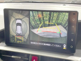 【パノラミックビューモニター】専用のカメラにより、上から見下ろしたような視点で360度クルマの周囲を確認することができます☆死角部分も確認しやすく、狭い場所での切り返しや駐車もスムーズに行えます。
