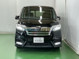 LEDヘッドライトを装備しています。LEDヘッドライトはとても明るく、雨の日や夜間走行も安全・安心です。オートライトコントロール付きで周囲の明るさに応じて自動で点灯・消灯します