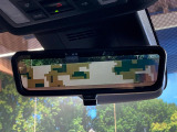 【デジタルインナーミラー】後席の大きな荷物や同乗者で後方が確認しづらい時でも安心!カメラが撮影した車両後方の映像をルームミラー内に表示。クリアな視界で状況の確認が可能です!