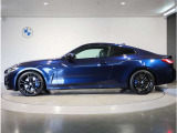 【拘りのFR】BMWが多く採用するFR車。ダイレクトでスポーティな加速感・シャープなハンドリングを実現。縦置きエンジンレイアウトにより、フラットで上質な乗り味です。