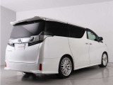 当店では、厳選された車両のみ展示しております。アルファード・ヴェルファイアに特化した専門店ならではの豊富な在庫の中から、お気に入りの一台をお探しください!