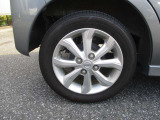 右後ろです。(日産純正アルミホイールです。)