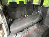 後部座席も気になるようなキズ・汚れやへたり等、大きなダメージはなく、良好な状態です。