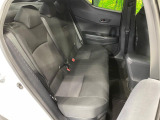 後部座席も気になるようなキズ・汚れやへたり等、大きなダメージはなく、良好な状態です。