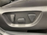パワーシート搭載。微妙な調整が手軽にでき、ピッタリのポジションで運転することが可能です。
