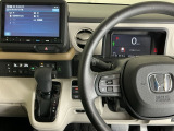ホンダ純正メモリーナビ搭載なので、遠方へのドライブもお任せ下さい!ステアリング左手側にオーディオ関連のコントロールスイッチを配置しています。操作時は視線を逸らすことなく運転に集中できます