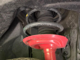 お車を安心してお乗りいただく為には、足回りの定期点検が欠かせません。サービスサポート(有償保証)では無料点検もご提供しており、安心のカーライフをお過ごしいただけるサポート体制が整っています。
