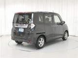 バックカメラ付きなので後方を確認しながら安心して駐車することができます。