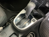 発進時から滑らかに加速する無段階変速のCVTはストップ&ゴーの多い街の中も快適です