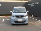 ヘッドライトの上向き下向きを自動で切り替えてくれます。対向車や前方の車にも迷惑をかけにくくなります。