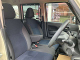 居心地の良い運転席なので長時間座っていられます♪リラックスできるデザインがいいですね♪