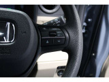 Hondaセンシングの機能のひとつ、アダプティブクルーズコントロール付!アクセルから足を離しても設定したスピードと前車との車間を保ち走行してくれます!車線維持もアシスト☆高速道路で疲労軽減ですね☆