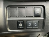運転席側より両側オートスライドの開閉ができるハンズフリ-機能付。アイドリングストップスイッチ付