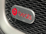 ●beatsサウンドシステム:オーディオ専門メーカーが手掛けるプレミアムスピーカーを装備。多数のスピーカーから、音の粒立ちまで分かる高品質な音楽をお楽しみいただけます。