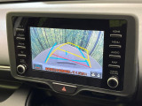 【バックカメラ】駐車時に後方がリアルタイム映像で確認できます。大型商業施設や立体駐車場での駐車時や、夜間のバック時に大活躍!運転スキルに関わらず、今や必須となった装備のひとつです!