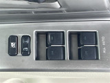 【パワーウインドウ】運転席のスイッチで、各席の窓ガラスの開閉ができます!あると便利ですよね!