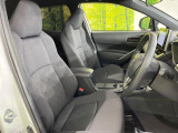 運転席まわりには十分なスペースがあり、大柄な方でもゆったり運転していただける環境です。