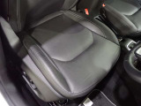 ショールームでは、認定中古車に加え、最新のニューモデルも各種取り揃えております。見学や試乗はもちろん、専門スタッフによるアドバイスなど、様々なサービスを通して、「ジープのある生活」をご体感いただけます