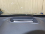 フロントガラスにドライバーの運転に必要な情報を映し出すフルカラーで投影するカラーヘッドアップディスプレイ