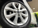 【純正14インチアルミホイール】外観にマッチした純正アルミホイールを装着しております。各種社外アルミホイールや、スタッドレスタイヤも取扱いしております。是非ご相談ください♪