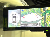 【アラウンドビューモニター】専用のカメラにより、上から見下ろしたような視点で360度クルマの周囲を確認することができます☆死角部分も確認しやすく、狭い場所での切り返しや駐車もスムーズに行えます。