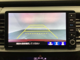 バックでの車庫入れも安心です! リアカメラが付いているバックモニター付のナビを装備しております。操作線もついており距離感も画面から確認できます。