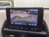 バックモニター付きで、車庫入れやバック時の後方確認をサポート。