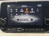 【メーカーナビ】9インチの大画面モニターを搭載し、Apple CarPlayへのワイヤレス接続やAndroid Autoにも対応。