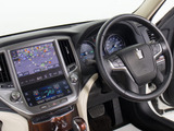 使いやすさや安全性を追求したステアリング周り!高級車ゆえにスイッチ類が多いのも特徴ですね!考え尽くされた配置ですぐに使いこなす事が出来ますのでご安心下さい!是非、体感してみて下さい!!
