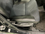 痛みの出やすい運転席シートの角、フロアマット、座面、ともに良好です